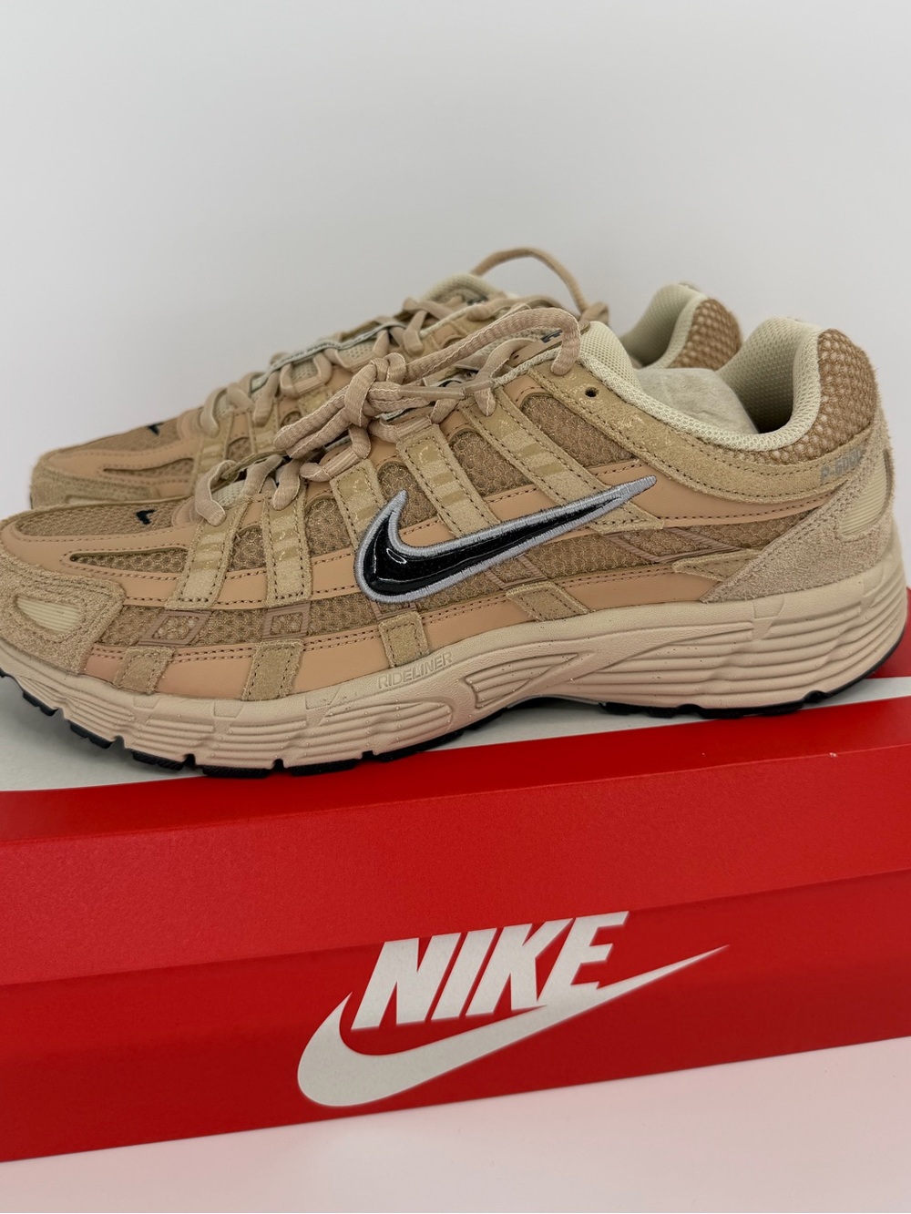 Nike, P - 6000 SE in Hemp Sanddrift Metallic Silver, Size 12.5